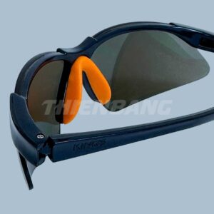 use-safety-goggles-7